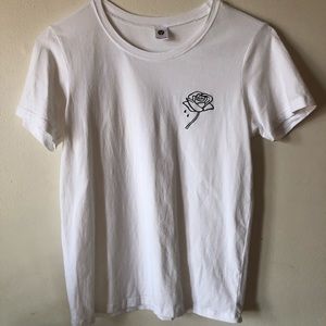 ❤️3 for $20 White T-shirt Y Size Small Rose Print